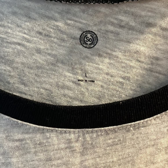 So cold shoulder baseball tee 🖤🤍 - Picture 2 of 4